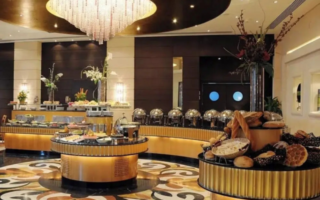 Отель Al Marwa Rayhaan by Rotana