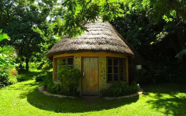 Makuzi Beach Lodge