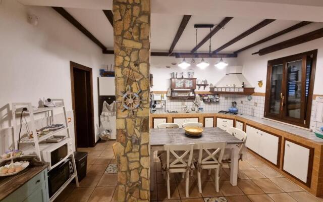 Comfortable Holiday House Close to the sea Down