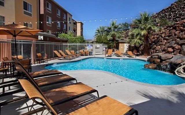 Courtyard St. George