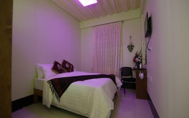 Deluxe Hotel