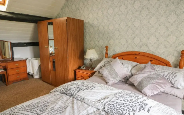 Caerau Farm House