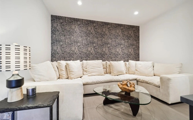 Outside The Bubble 4 Bedroom Home