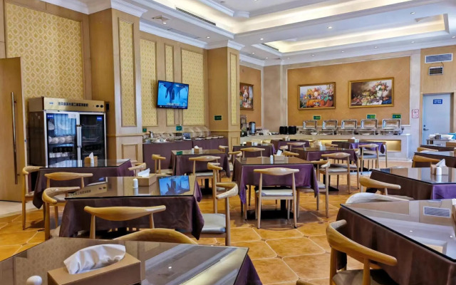 Vienna International Hotel(Puning High Speed Railway Station Store)