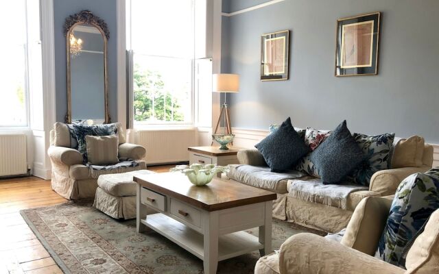4 Bedroom Georgian Flat In New Town