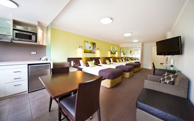 Hyde Park Inn Hotel
