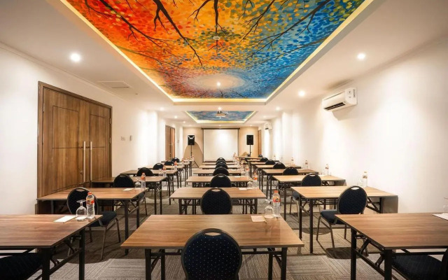 Kaloka Airport Hotel