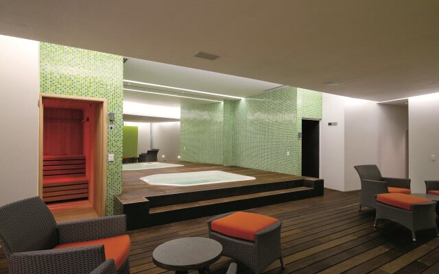 Plaza Suites