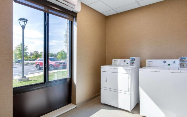 Comfort Inn & Suites at CrossPlex Village