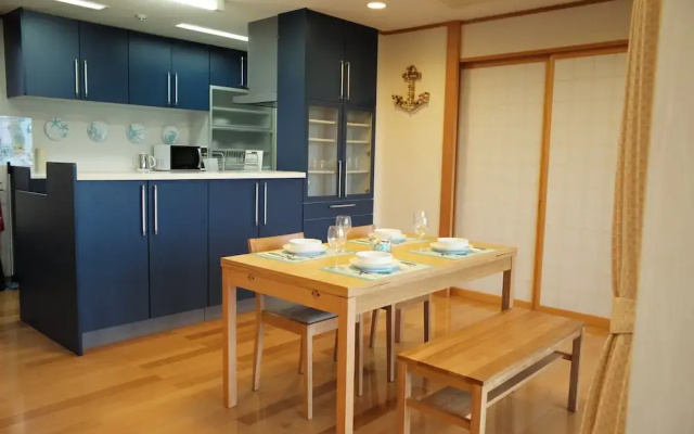 City 1500 SF 2BR condom 4F sea view