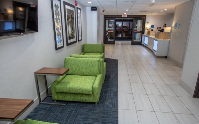 Holiday Inn Express Hotel & Suites Roseville-Galleria Area by IHG