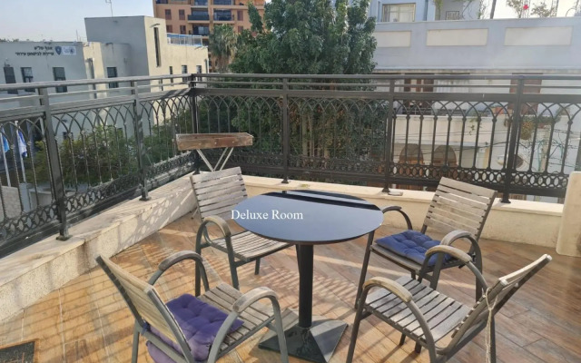 Luxurious Penthouse in Tel Aviv with Pool