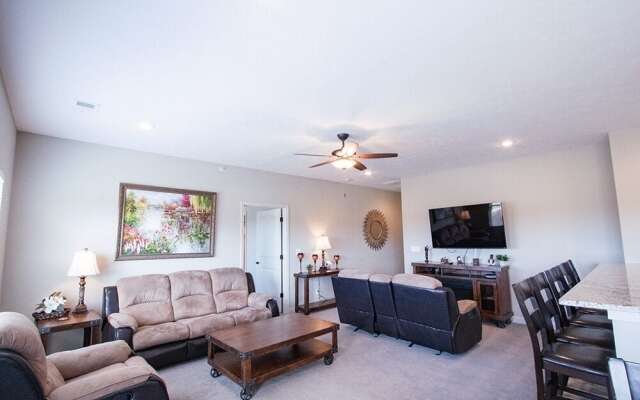 Whole In One 12 Bedroom Condo