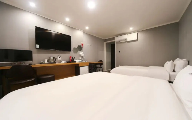 Changwon Yonghodong Max