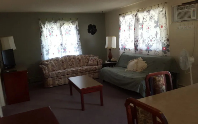 Riviera Motel