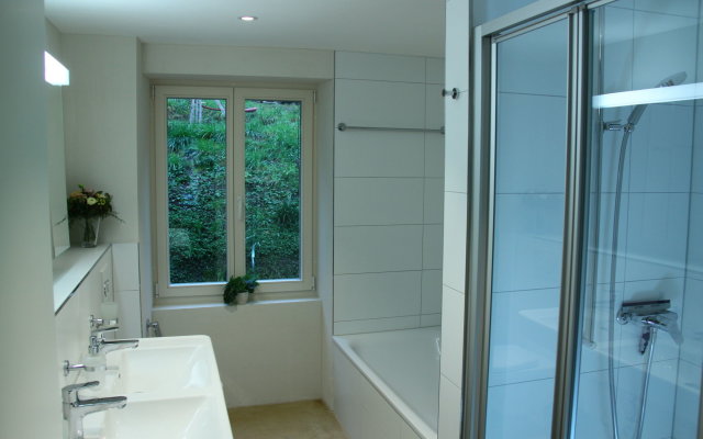 Easy Living Business Apartments
