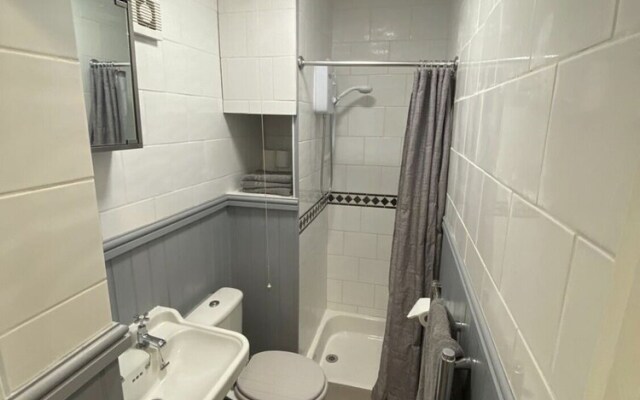 Remarkable Apartment in Oxton With Outside Space