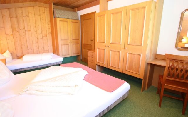 Relaxing Apartment in Hinterglemm near Forest
