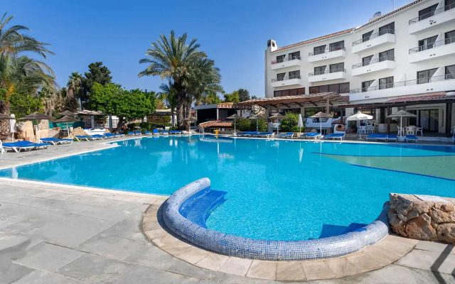 Paphos Gardens Hotel And Apartments
