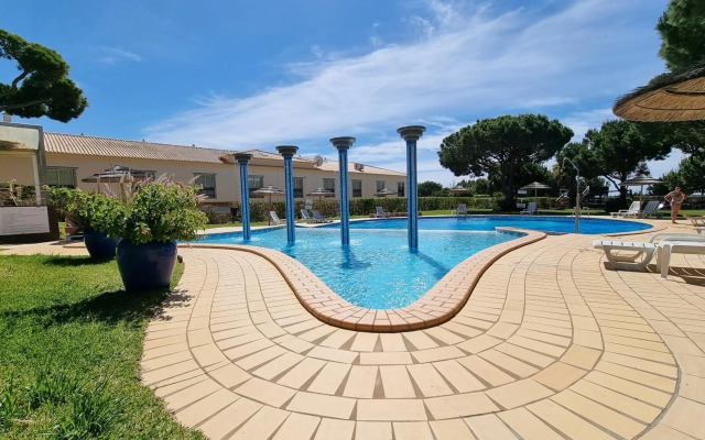 Oura Praia Hotel And Apartments