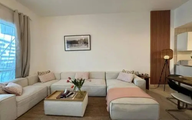 "Lux Bnb 2.5bd Amazing Marina Views"