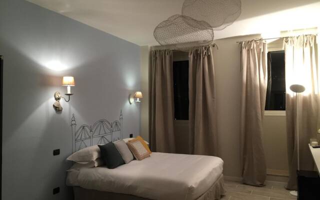 So & Leo Guest House