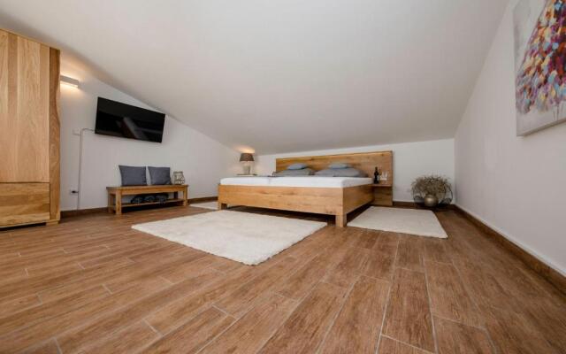 Palit 497/D, Apartment F