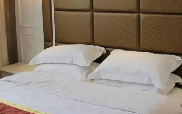 Zhengzhou Jindefu Hotel