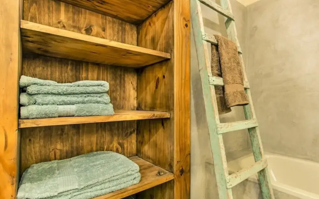 Retro Designer Homelike Apartment - Close to Beach