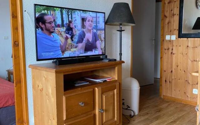 Skis Aux Pieds Station 1800 Dame Blanche