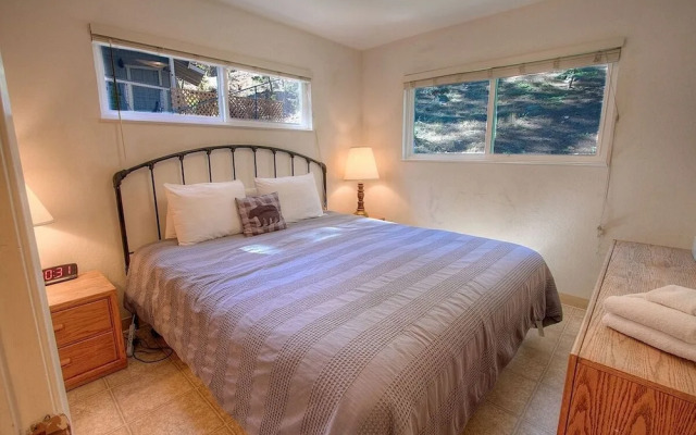 Foothill Folly 4 Bedroom Home by RedAwning