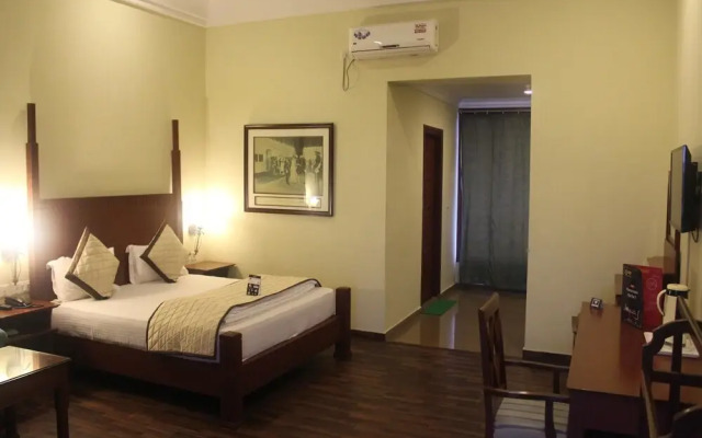 OYO 3010 Chanakya BNR Hotel