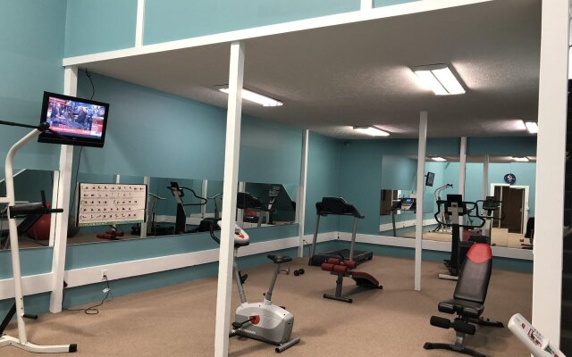 Holiday Lodge Hotel & Conference Center