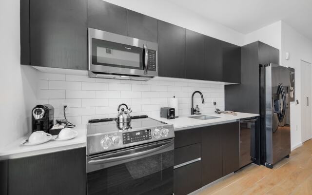 Elegance and Charm Studio at Bayside MIA