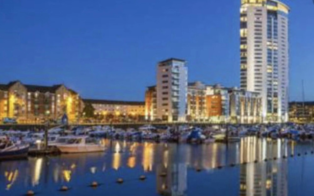 Charming 2-bed Apartment in Swansea
