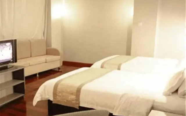 Hotel the Land