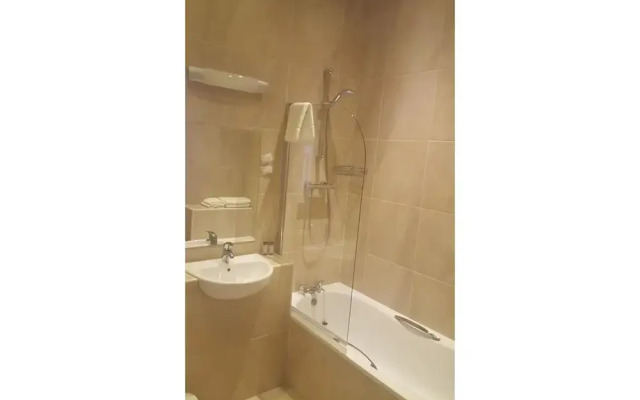 Mc Kevitts Village Hotel