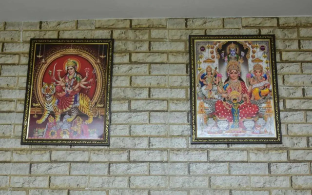 OYO HOME 92078 Pinky Homestay