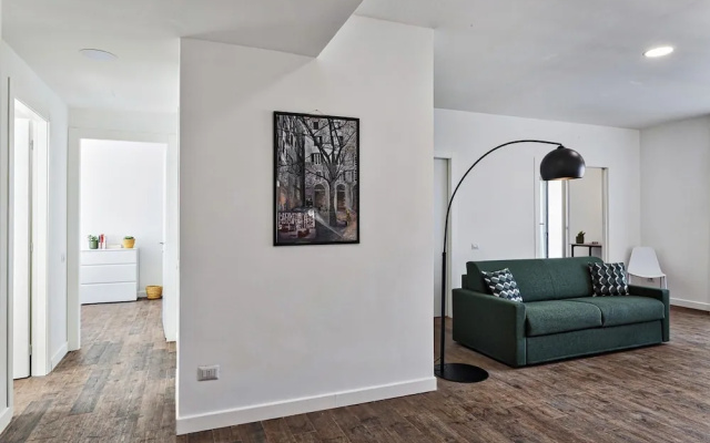 Deluxe Apartment - Grey by Wonderful Italy