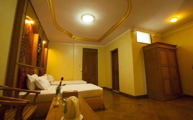 Hotel Queen Mandalay
