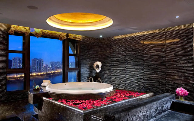 Sofitel Macau At Ponte 16