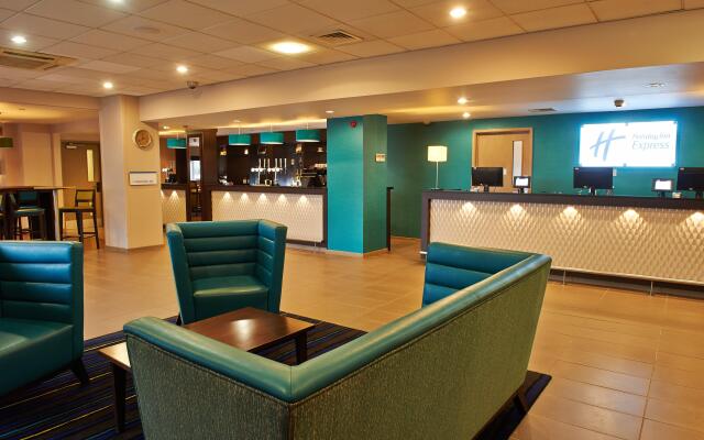 Holiday Inn Express Manchester Airport, an IHG Hotel