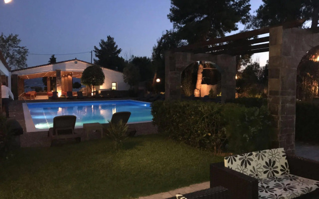 Stefania Beach Hotel