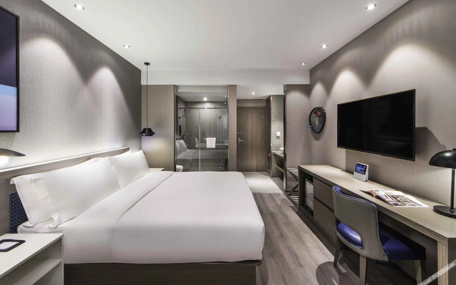Orange Hotel  (Shanghai Hongqiao Railway Station Store)