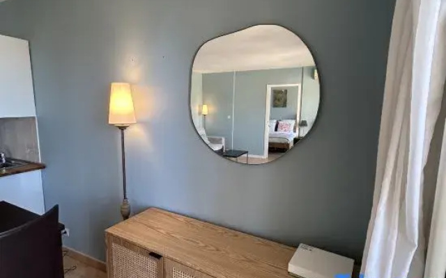 Sunnydaze Monaco beach apartment
