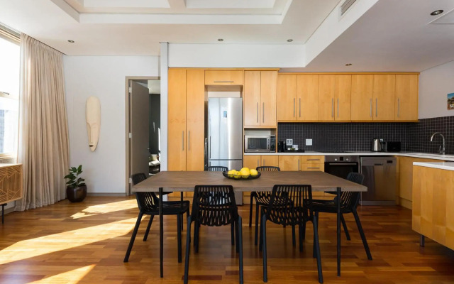 1101 Cartwright