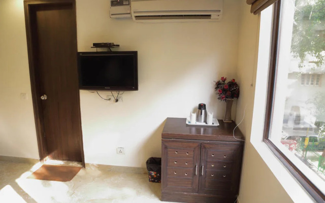 FabHotel Karol Bagh Main Market