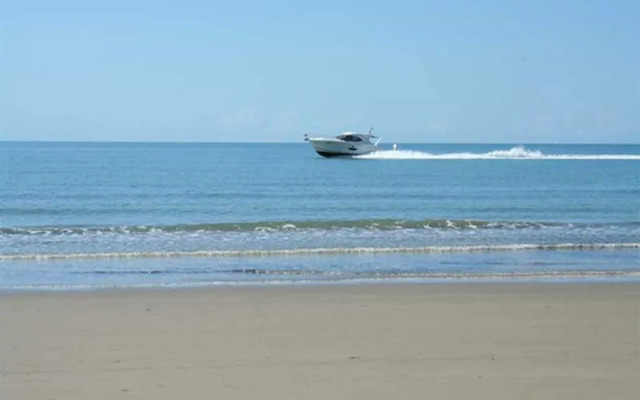 Port Douglas on Macrossan