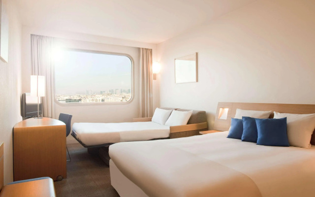 Novotel Paris Centre Tour Eiffel Hotel