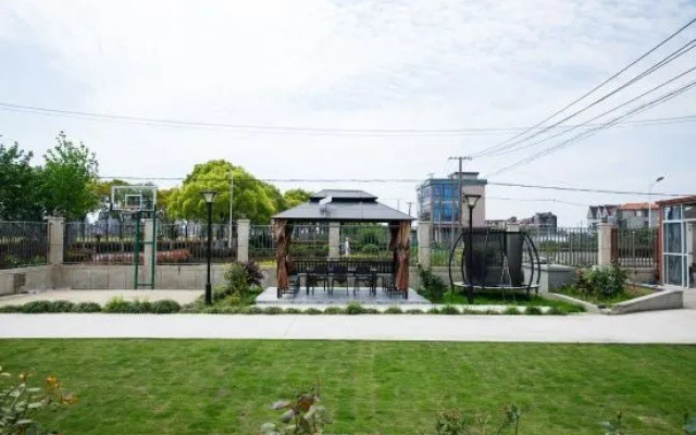 Shanghai Lingang Pengyuanju Maomao Homestay